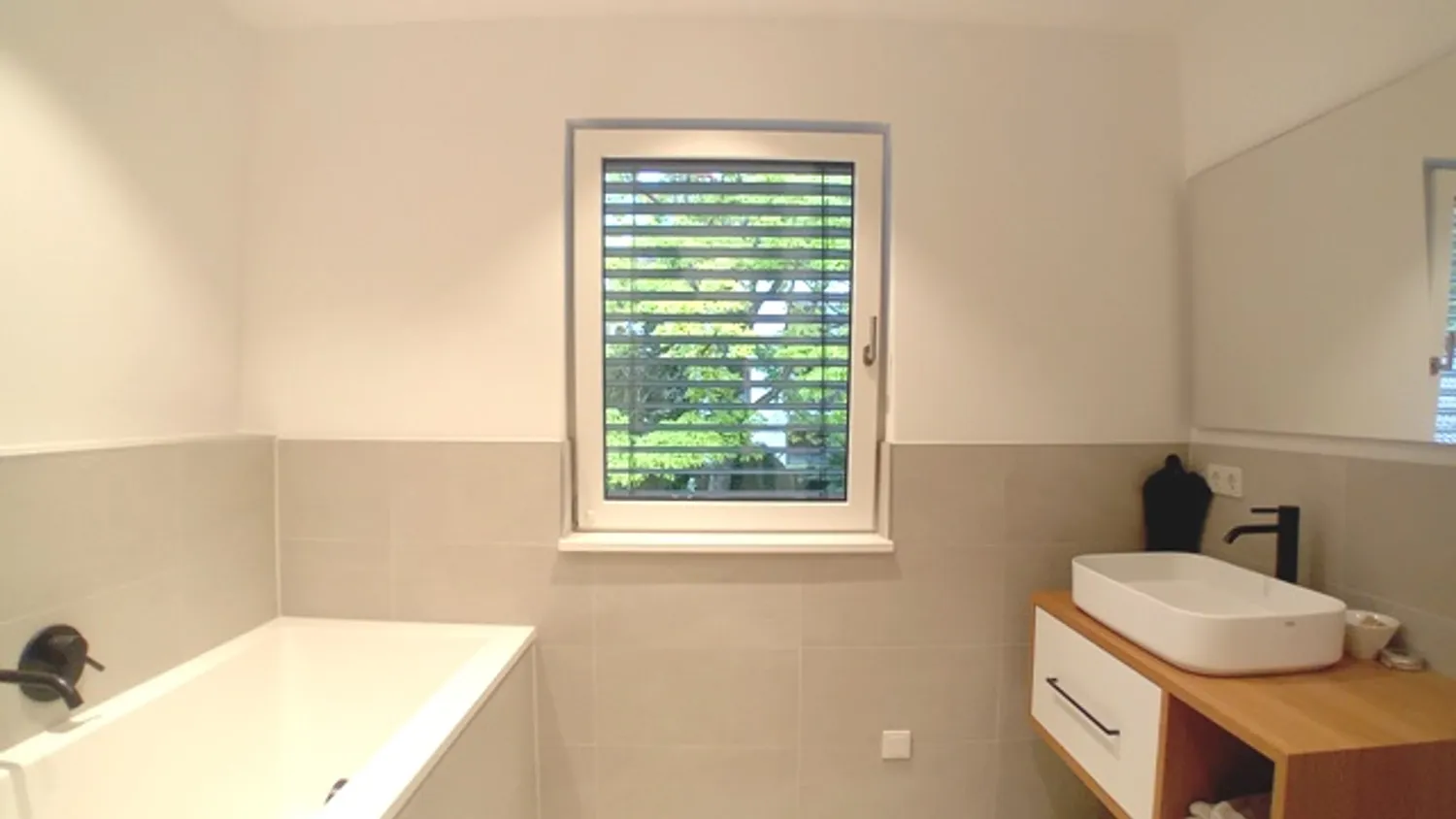 4 Zimmer Wohnung mit 110 m² in München – Bild 3