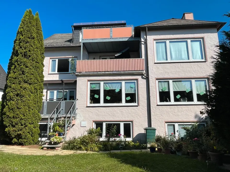 3 Zimmer Wohnung mit 111 m² in Hof – Bild 2