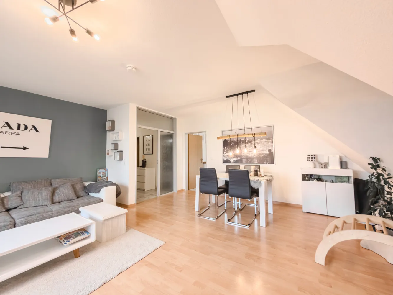 3 Zimmer Wohnung mit 90 m² in Aachen – Bild 2