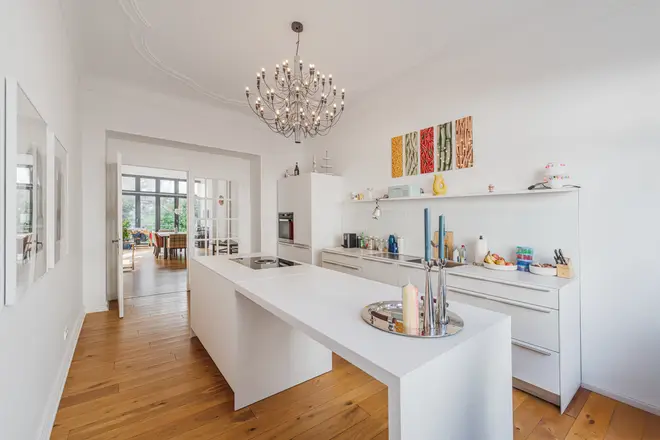 7 Zimmer Wohnung mit 210 m² in Düsseldorf – Bild 7