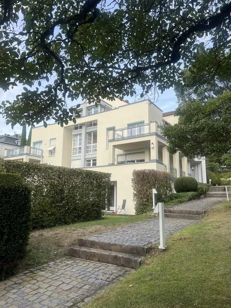 4 Zimmer Wohnung mit 125 m² in Wiesbaden – Bild 2
