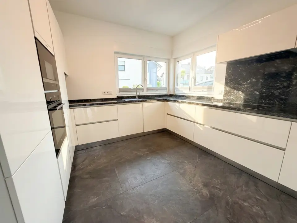 6 room house with 180 m² in Dormagen – Photo 1