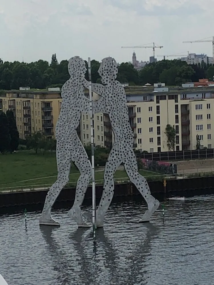 2 Zimmer Wohnung mit 67 m² in Berlin – Bild 1