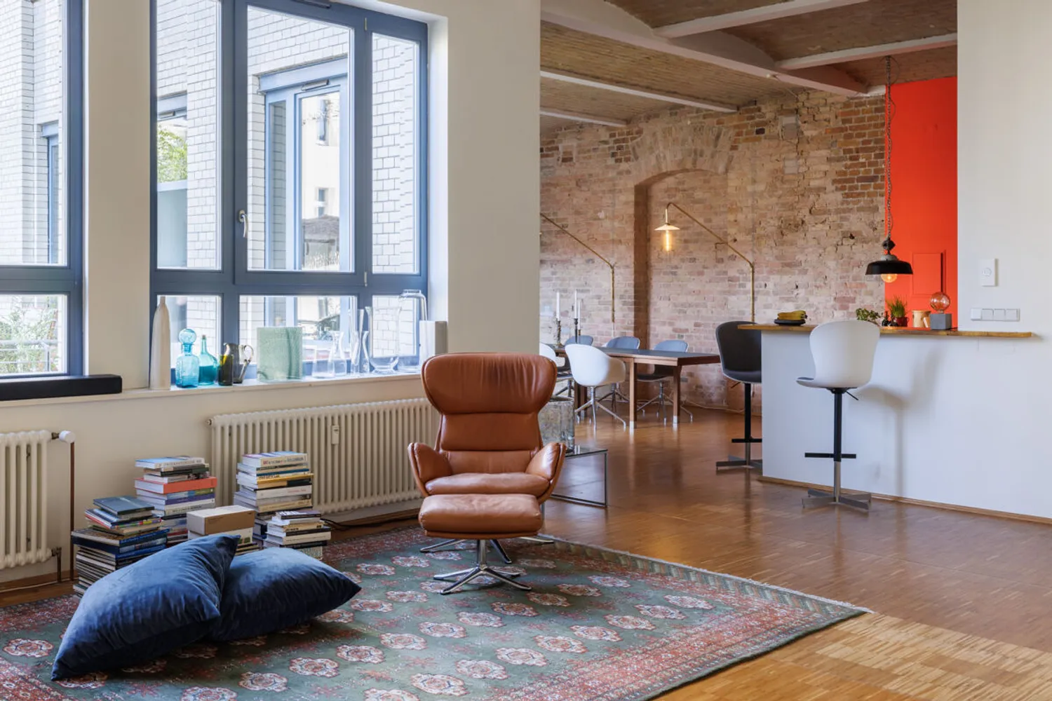 2 room apartment with 140 m² in Berlin – Photo 1