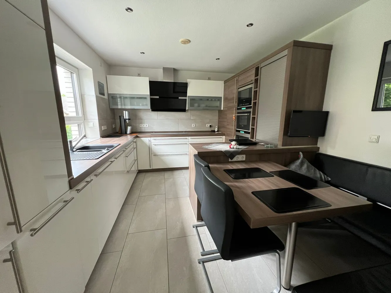 6 Zimmer Wohnung mit 231 m² in Bielefeld – Bild 3