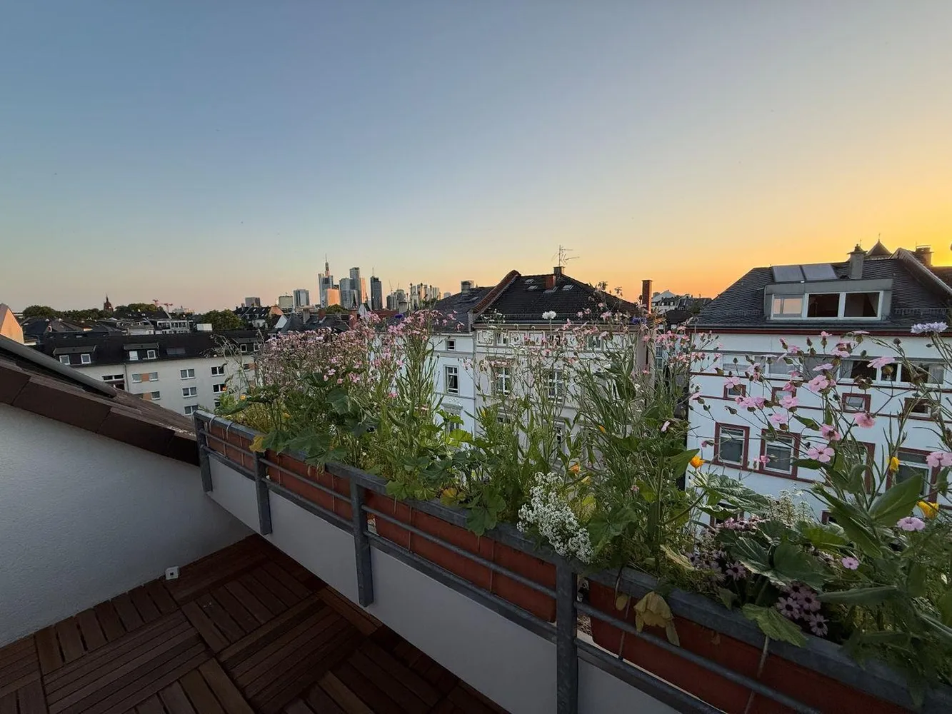 4 Zimmer Wohnung mit 95 m² in Frankfurt am Main – Bild 2