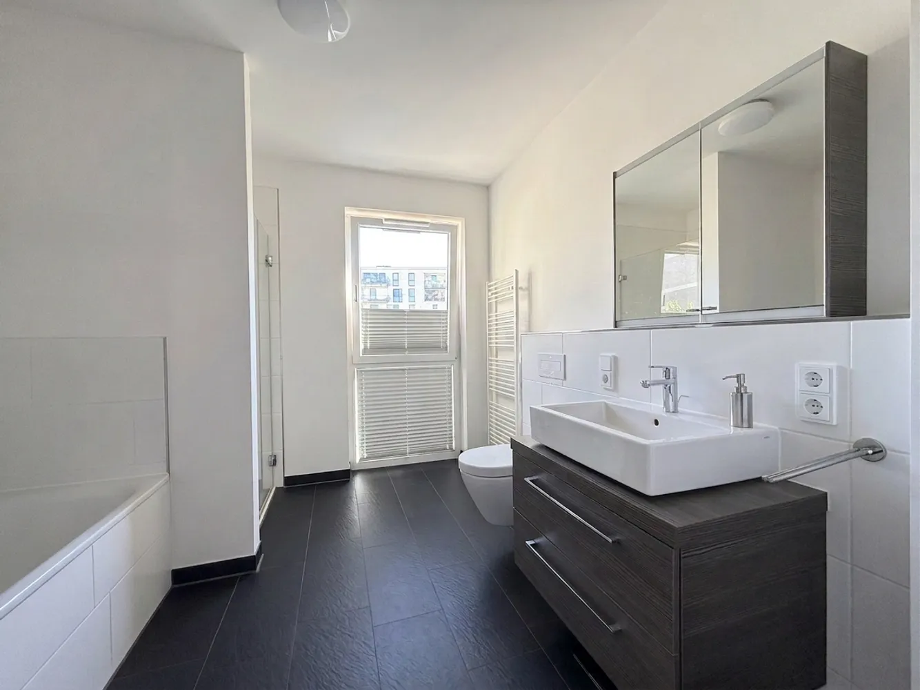 3 Zimmer Wohnung mit 84 m² in Hamburg – Bild 3