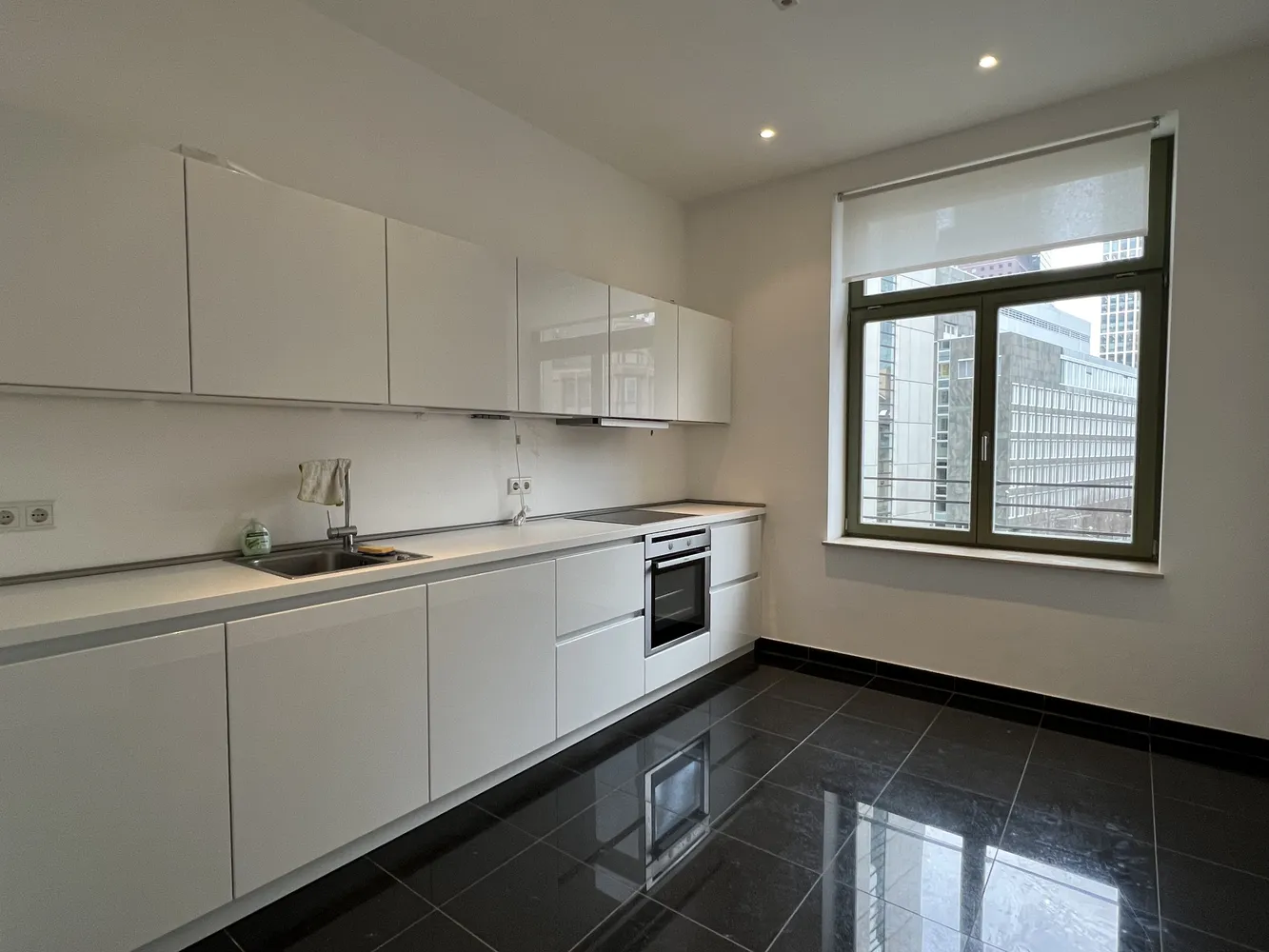 2 Zimmer Wohnung mit 79 m² in Frankfurt am Main – Bild 1
