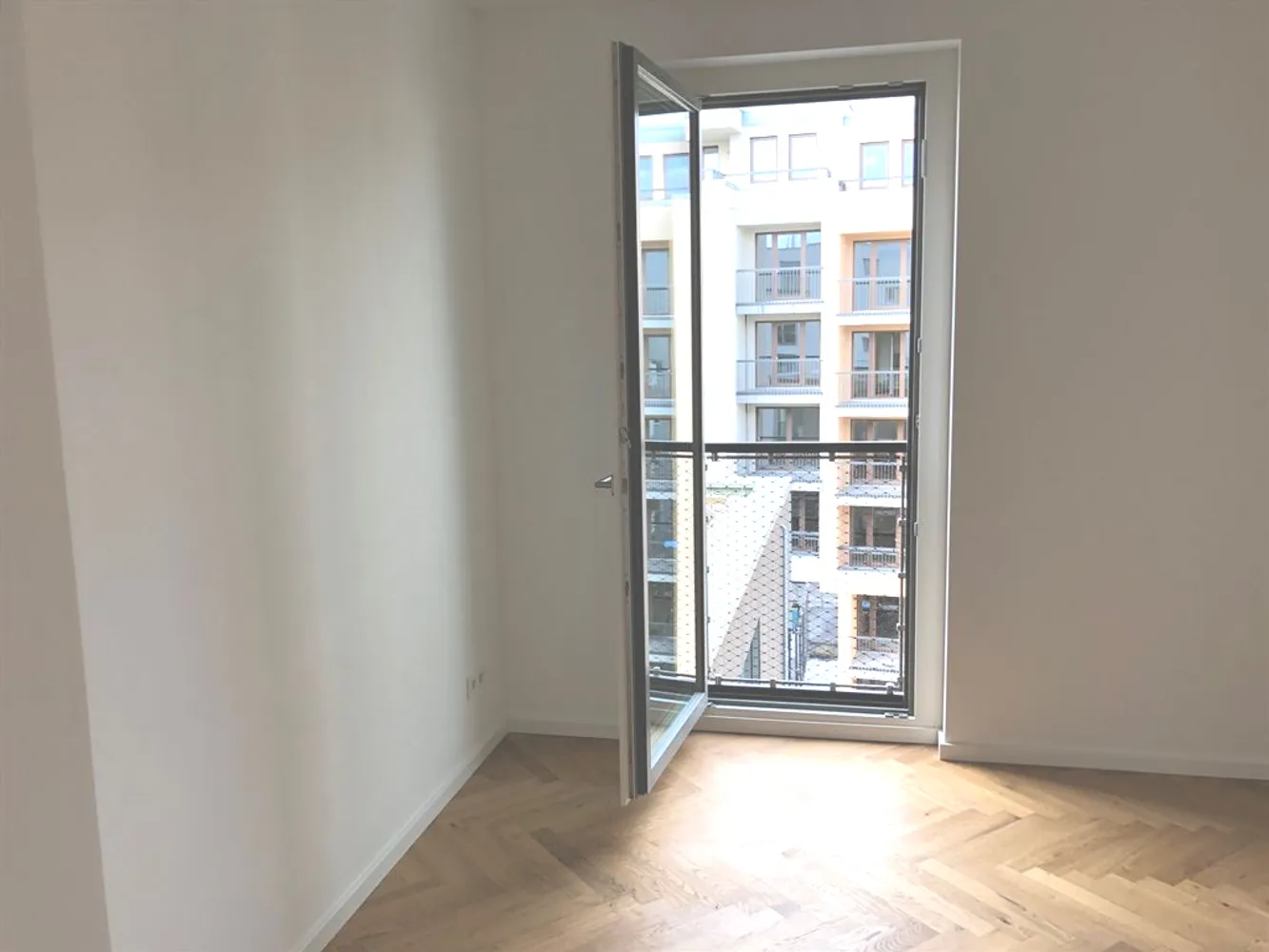 3 Zimmer Wohnung mit 115 m² in Berlin – Bild 5