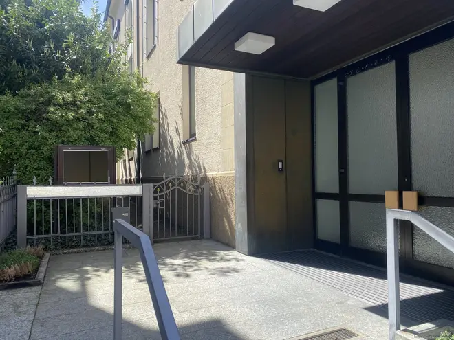 10 Zimmer Haus mit 896 m² in Reutlingen – Bild 2
