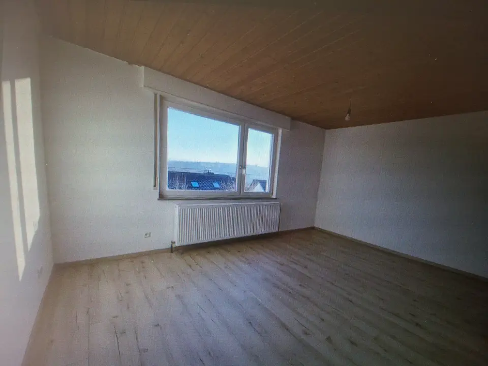 4 Zimmer Wohnung mit 100 m² in Nürtingen – Bild 2