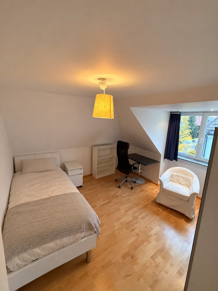 3 Zimmer Wohnung mit 103 m² in München – Bild 4