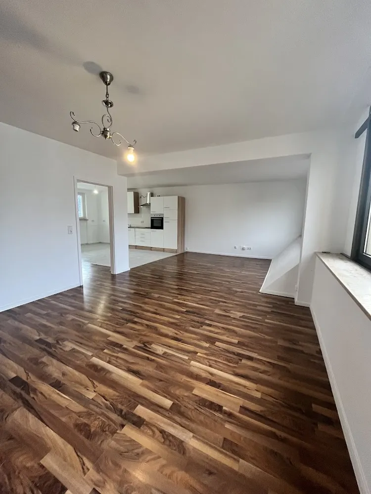 4 Zimmer Wohnung mit 121 m² in Wiesbaden – Bild 2