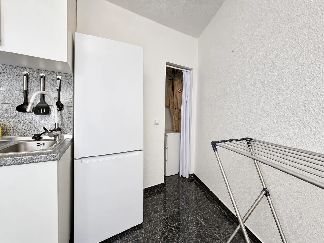1 Zimmer Wohnung mit 30 m² in Köln – Bild 8