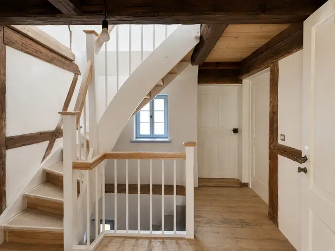 8 Zimmer Wohnung mit 217 m² in Dresden – Bild 12
