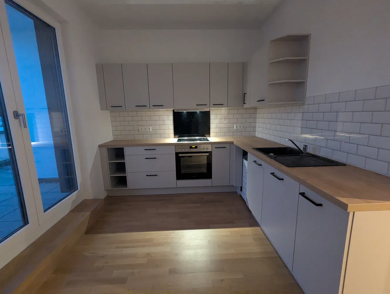 2 room apartment with 80 m² in Berlin – Photo 1