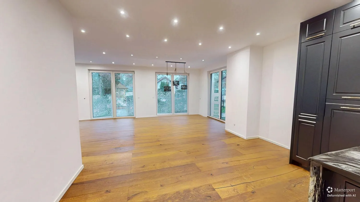 6 Zimmer Haus mit 270 m² in Königs Wusterhausen – Bild 1