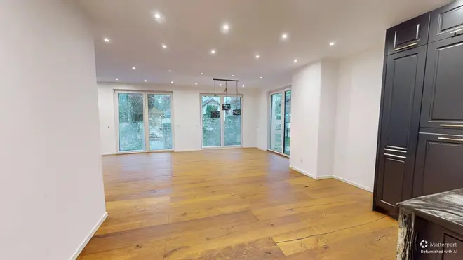 6 Zimmer Haus mit 270 m² in Königs Wusterhausen – Bild 1