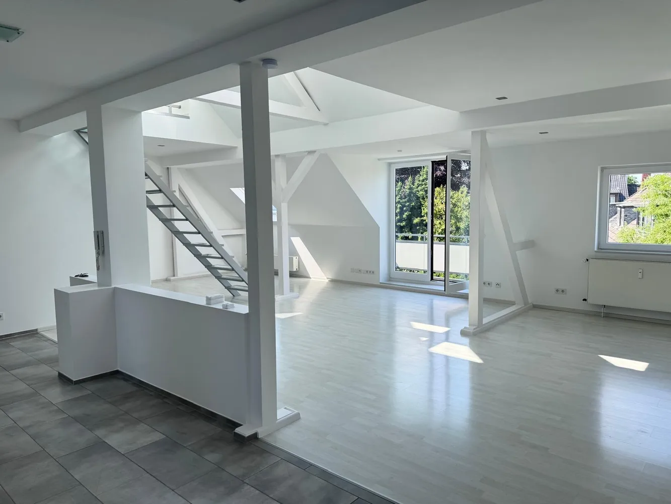 4 Zimmer Wohnung mit 168 m² in Essen – Bild 1