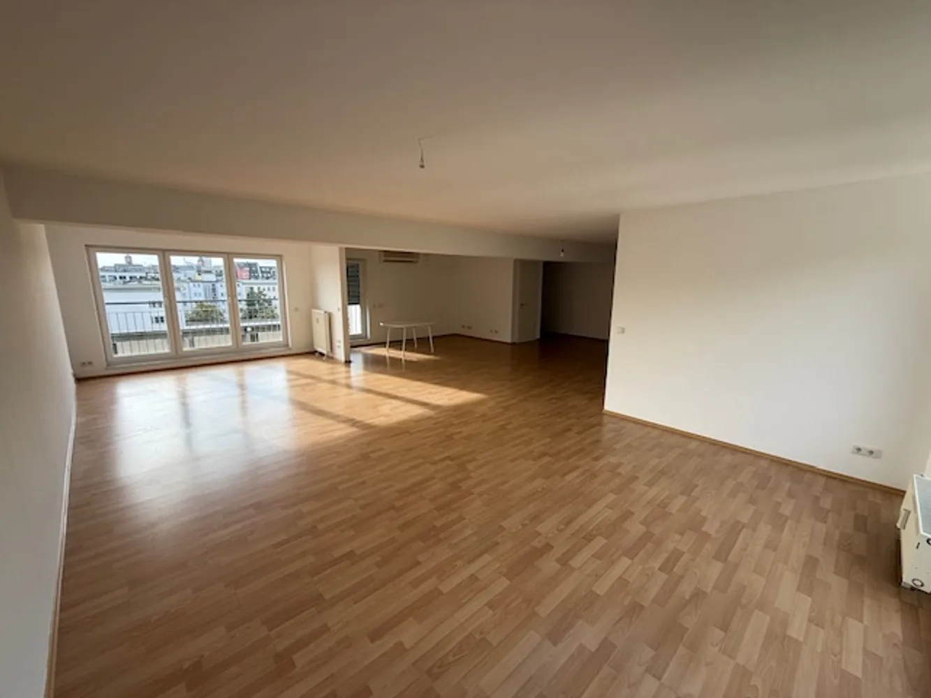 1 room apartment with 99 m² in Frankfurt am Main – Photo 5