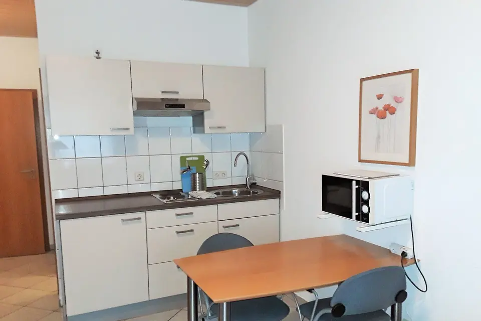 Shared room with 28 m² in Stuttgart – Photo 2