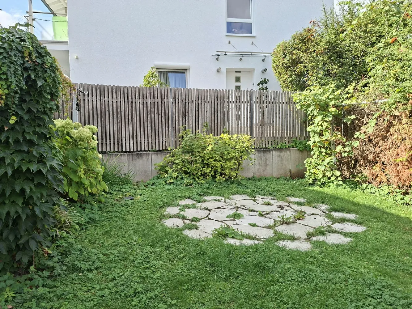 7 Zimmer Wohnung mit 140 m² in Stuttgart – Bild 2