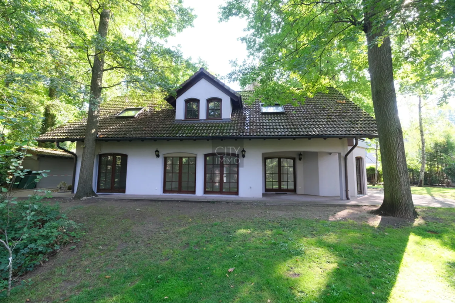 6 Zimmer Haus mit 205 m² in Nürnberg – Bild 2