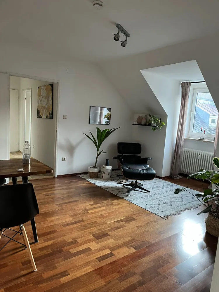 3 Zimmer Wohnung mit 72 m² in München – Bild 2