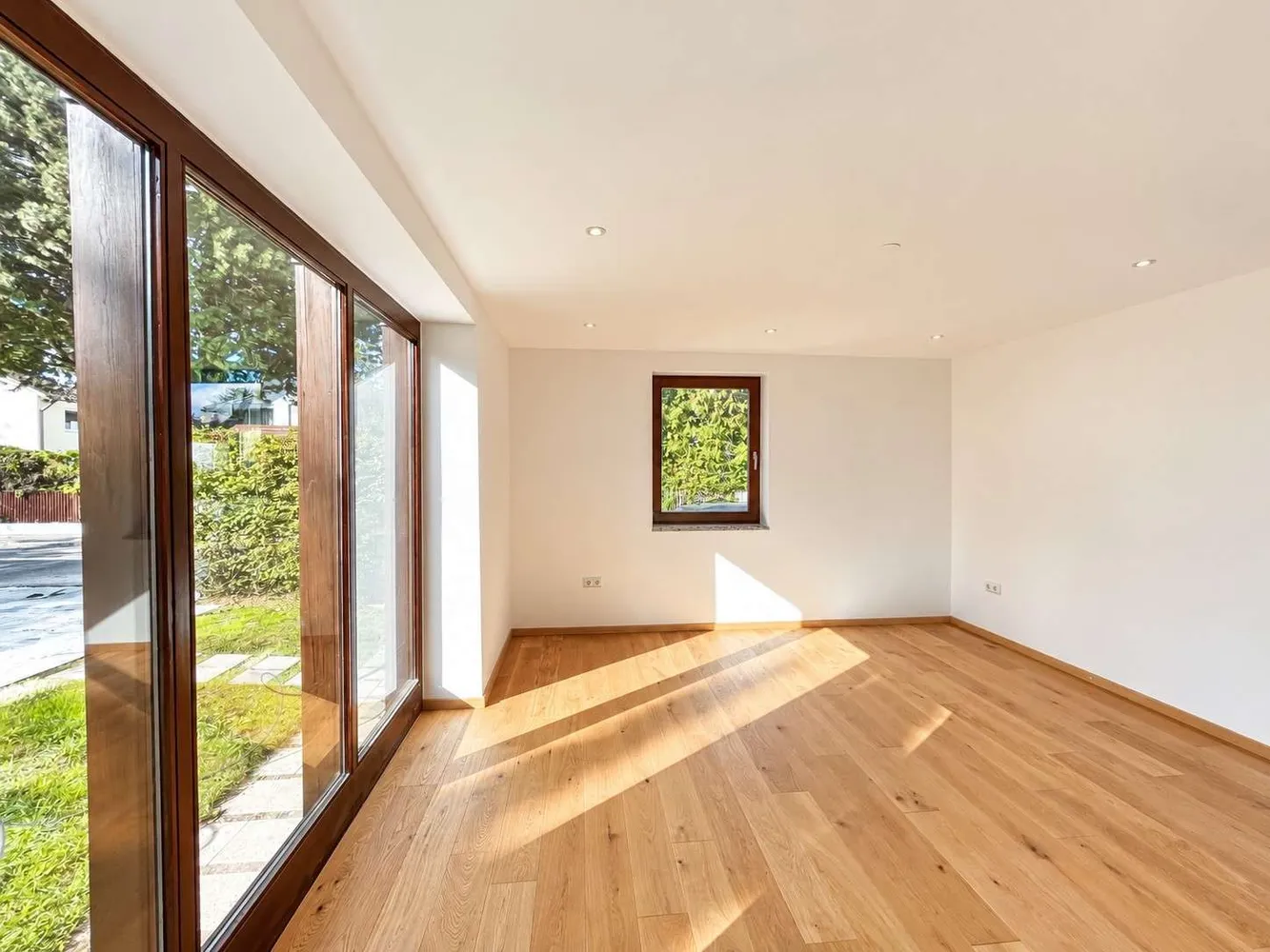 7 Zimmer Haus mit 157 m² in München – Bild 2