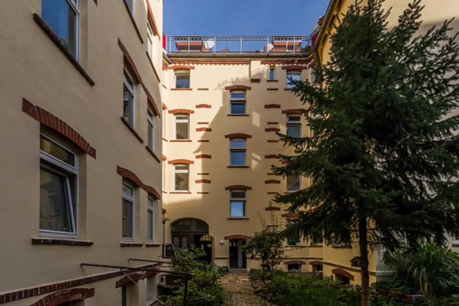 1 Zimmer Wohnung mit 37 m² in Halle (Saale) – Bild 2
