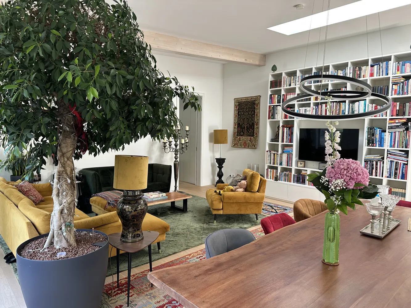 2 Zimmer Wohnung mit 160 m² in München – Bild 1