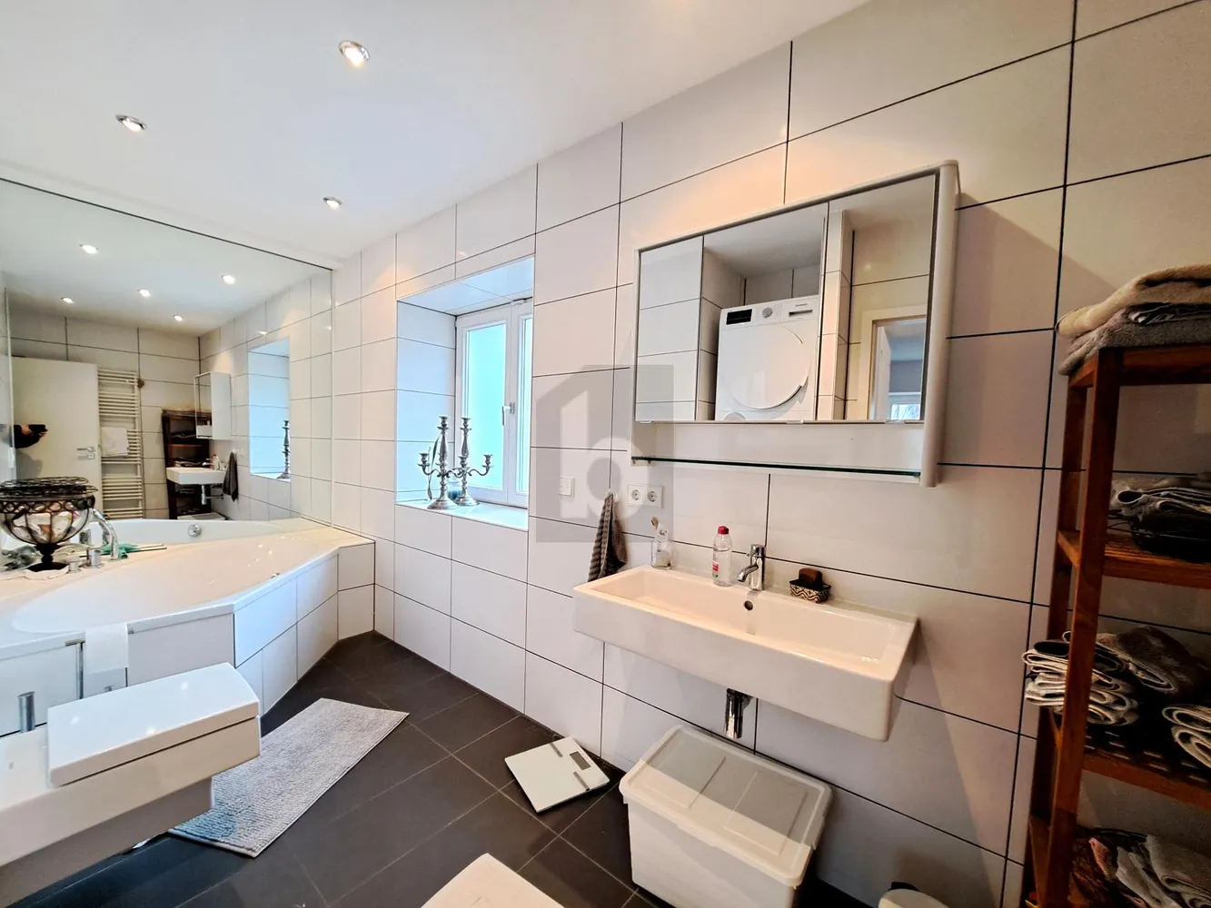 4 Zimmer Wohnung mit 130 m² in München – Bild 6