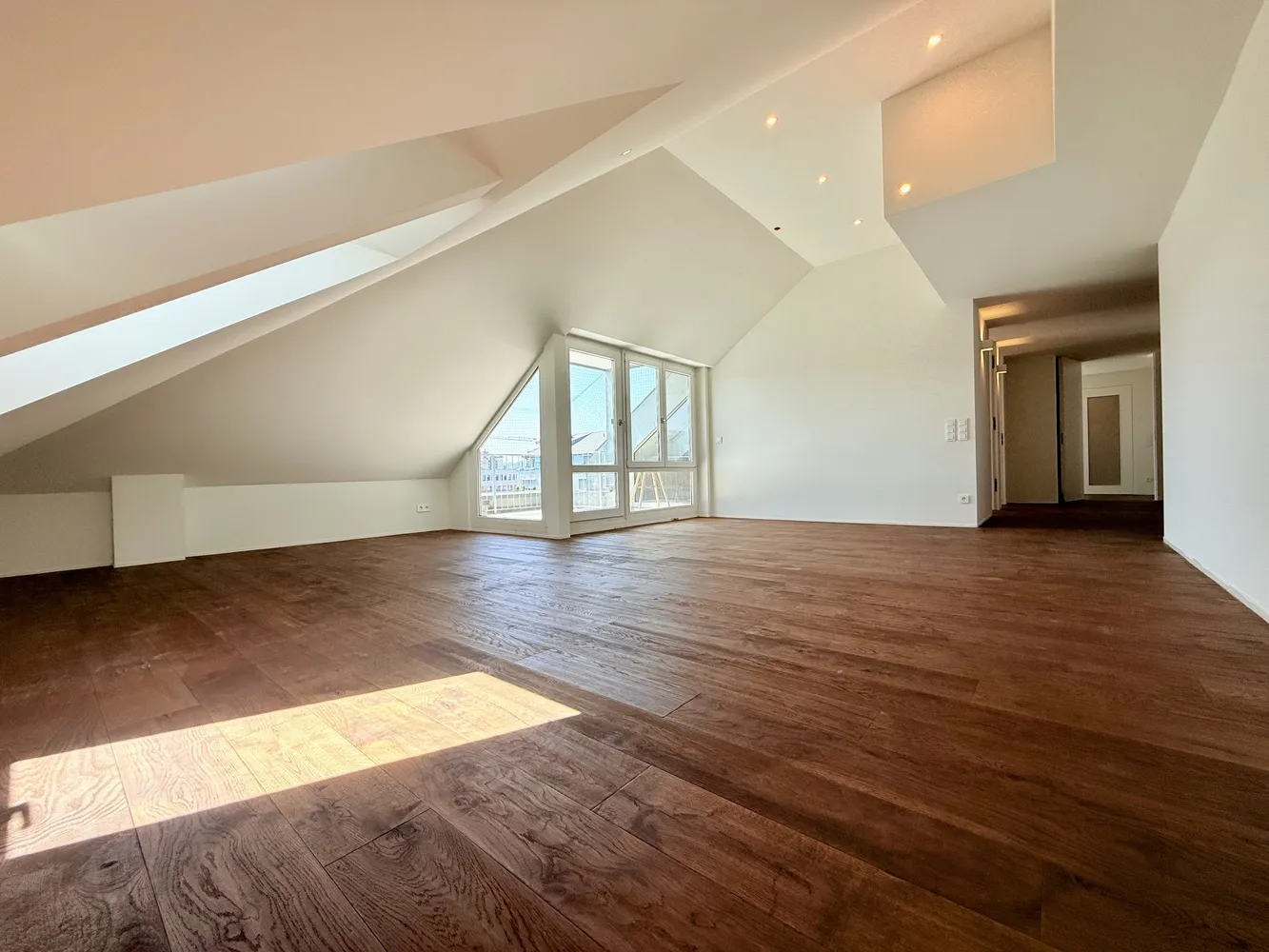 5 Zimmer Wohnung mit 128 m² in Stuttgart – Bild 1