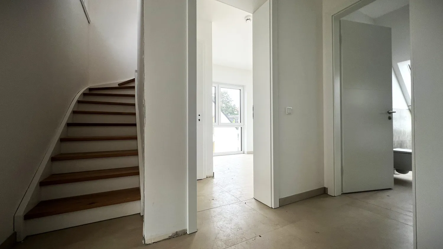 2 Zimmer Wohnung mit 68 m² in Düsseldorf – Bild 3