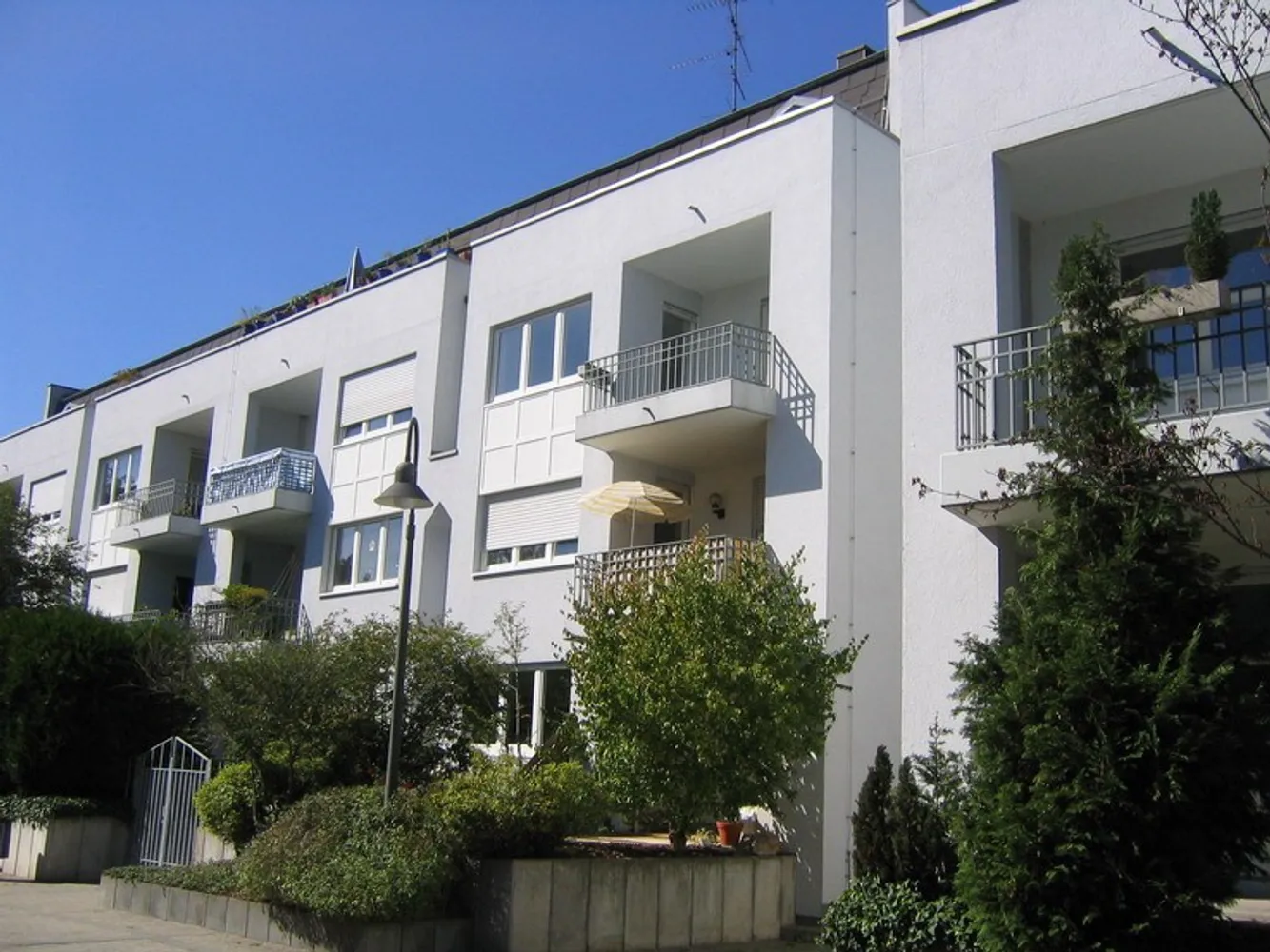 5 Zimmer Wohnung mit 138 m² in Frankfurt am Main – Bild 1
