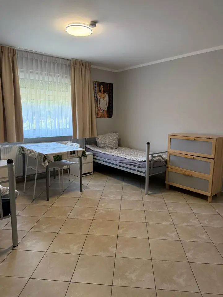 WG-Zimmer mit 250 m² in Nettetal – Bild 4