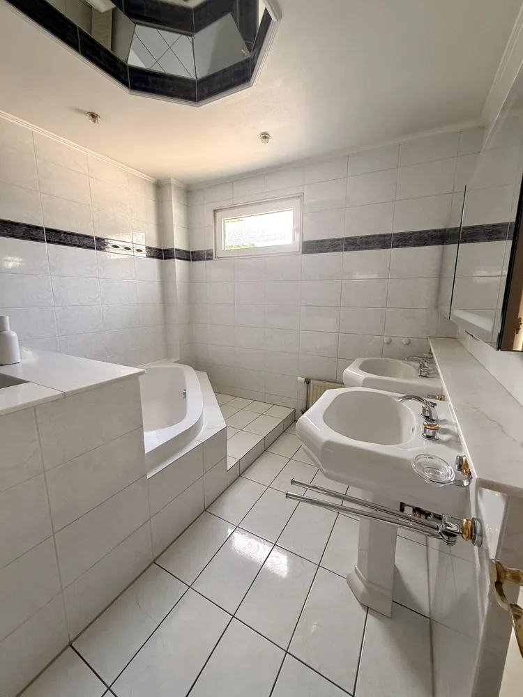 4 Zimmer Wohnung mit 140 m² in Krefeld – Bild 6