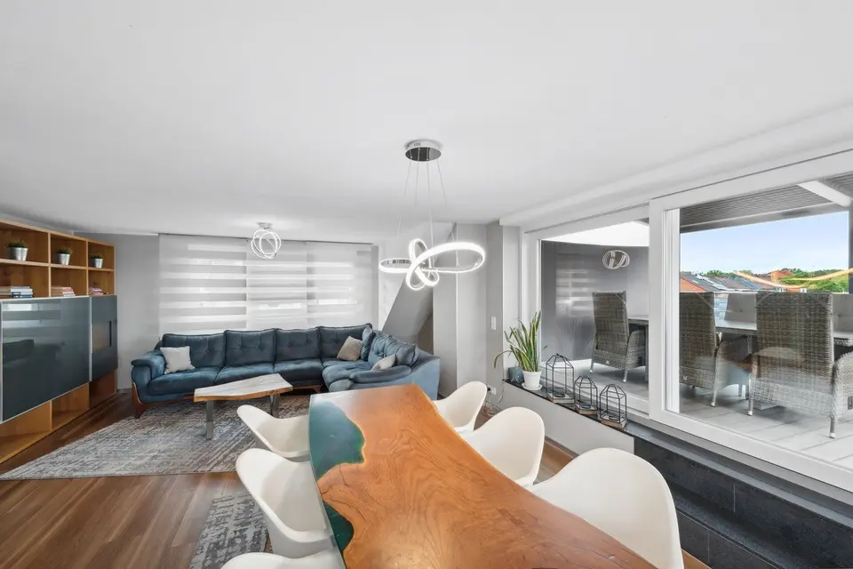 5 Zimmer Wohnung mit 150 m² in Saarbrücken – Bild 1