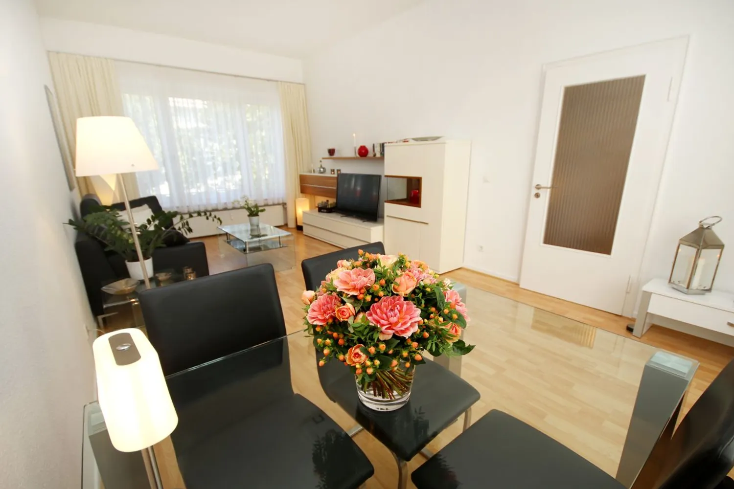 2 room apartment with 65 m² in Düsseldorf – Photo 4