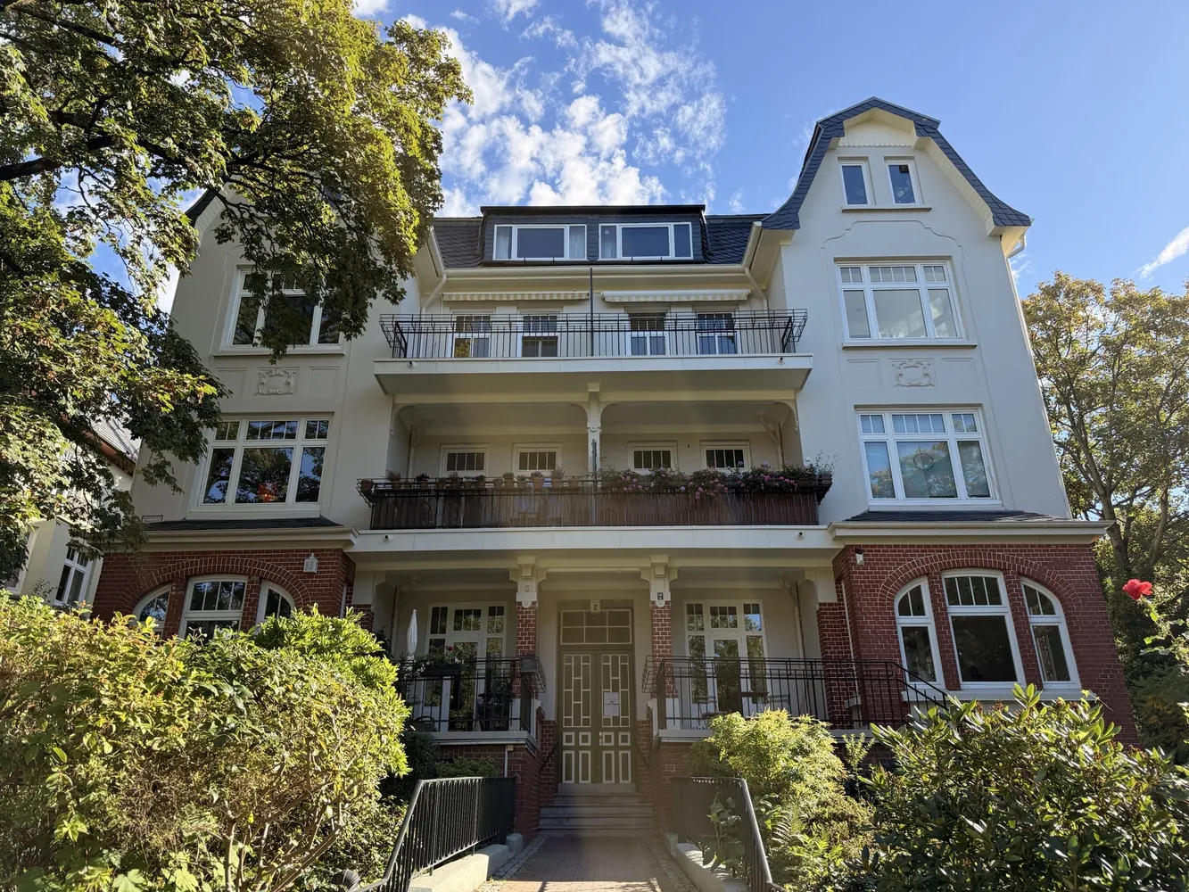 7 Zimmer Wohnung mit 172 m² in Hamburg – Bild 1