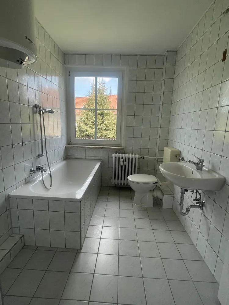 5 Zimmer Wohnung mit 75 m² in Saalfeld/Saale – Bild 1