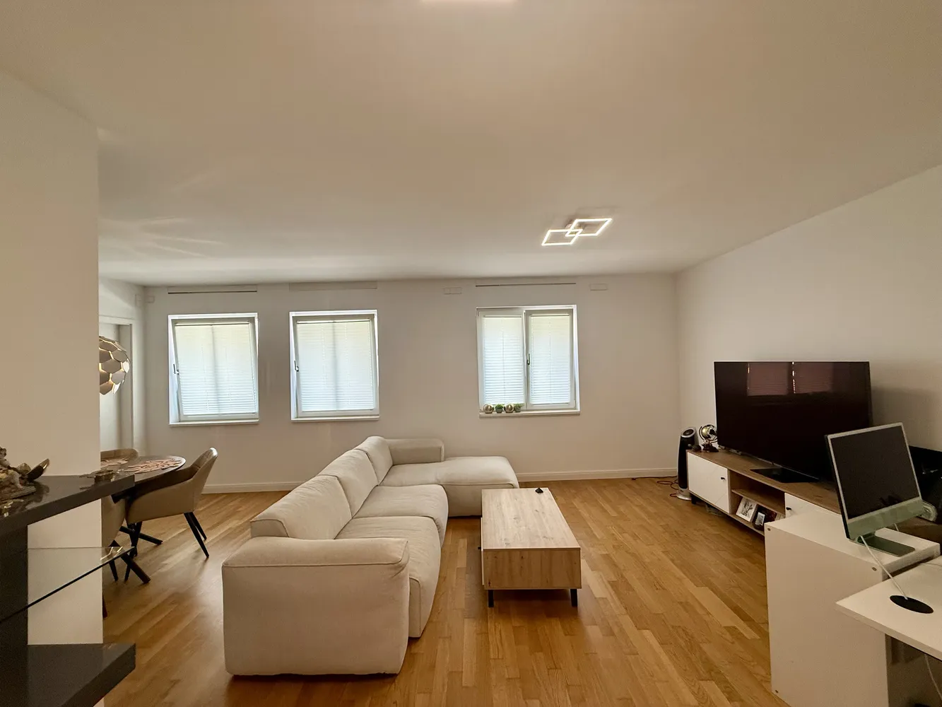 2 Zimmer Wohnung mit 71 m² in Düsseldorf – Bild 2