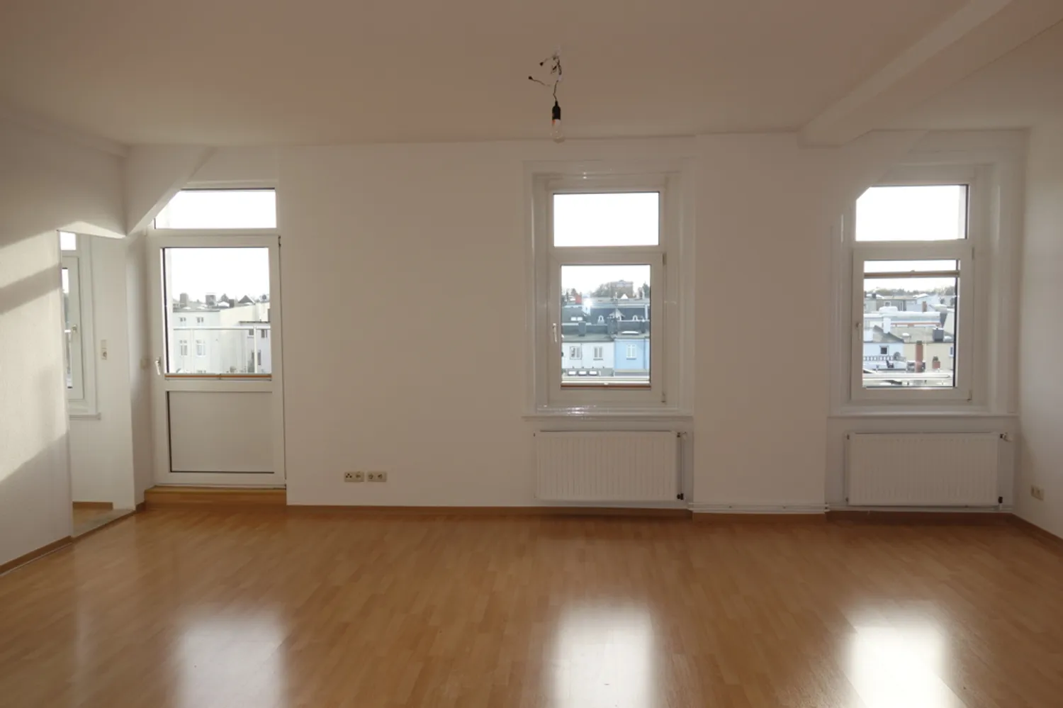 4 Zimmer Wohnung mit 128 m² in Lübeck – Bild 2