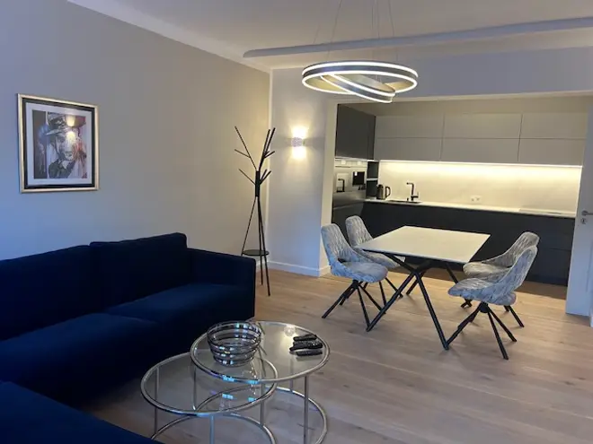 3 Zimmer Wohnung mit 101 m² in Berlin – Bild 2