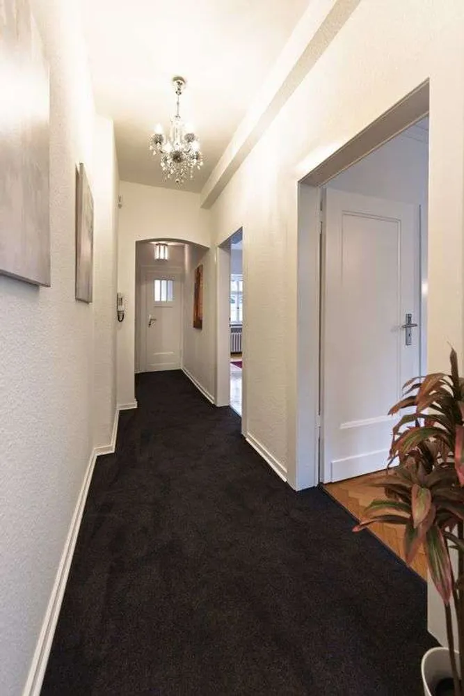 8 Zimmer Haus mit 323 m² in Düsseldorf – Bild 3