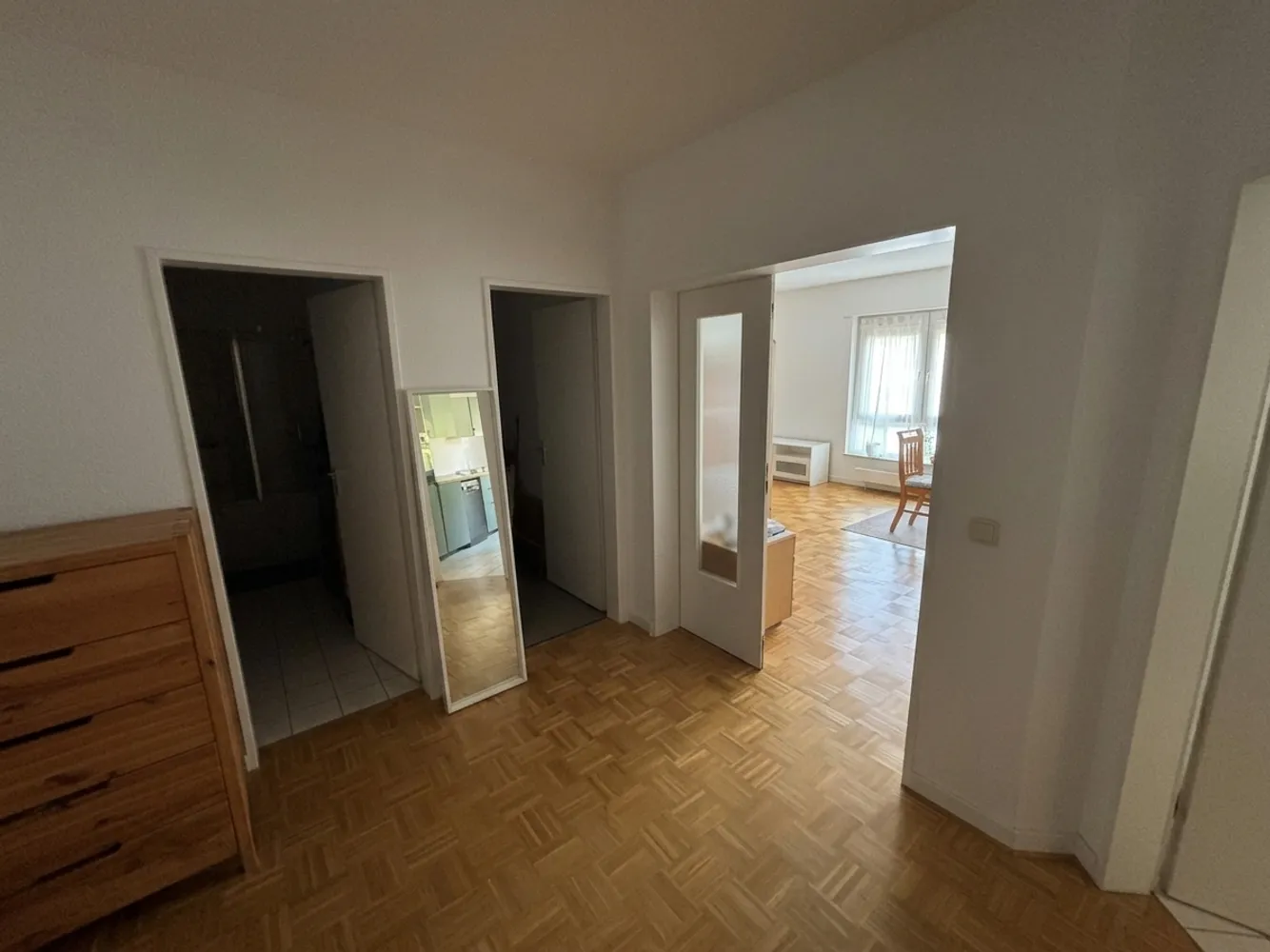 2 Zimmer Wohnung mit 72 m² in Düsseldorf – Bild 2