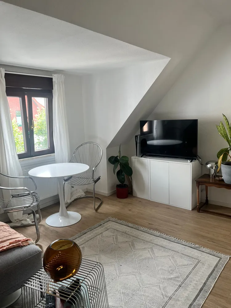 2 Zimmer Wohnung mit 43 m² in Wiesbaden – Bild 2