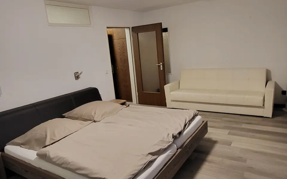 WG-Zimmer mit 35 m² in Herrenberg – Bild 1