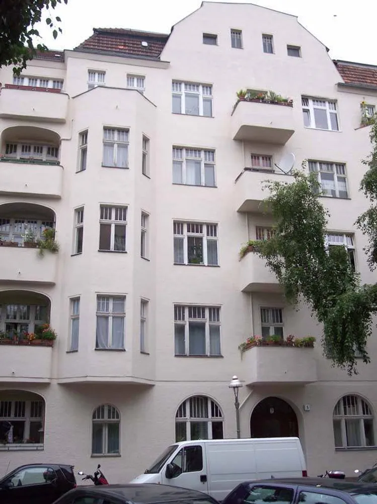 7 Zimmer Wohnung mit 188 m² in Berlin – Bild 1