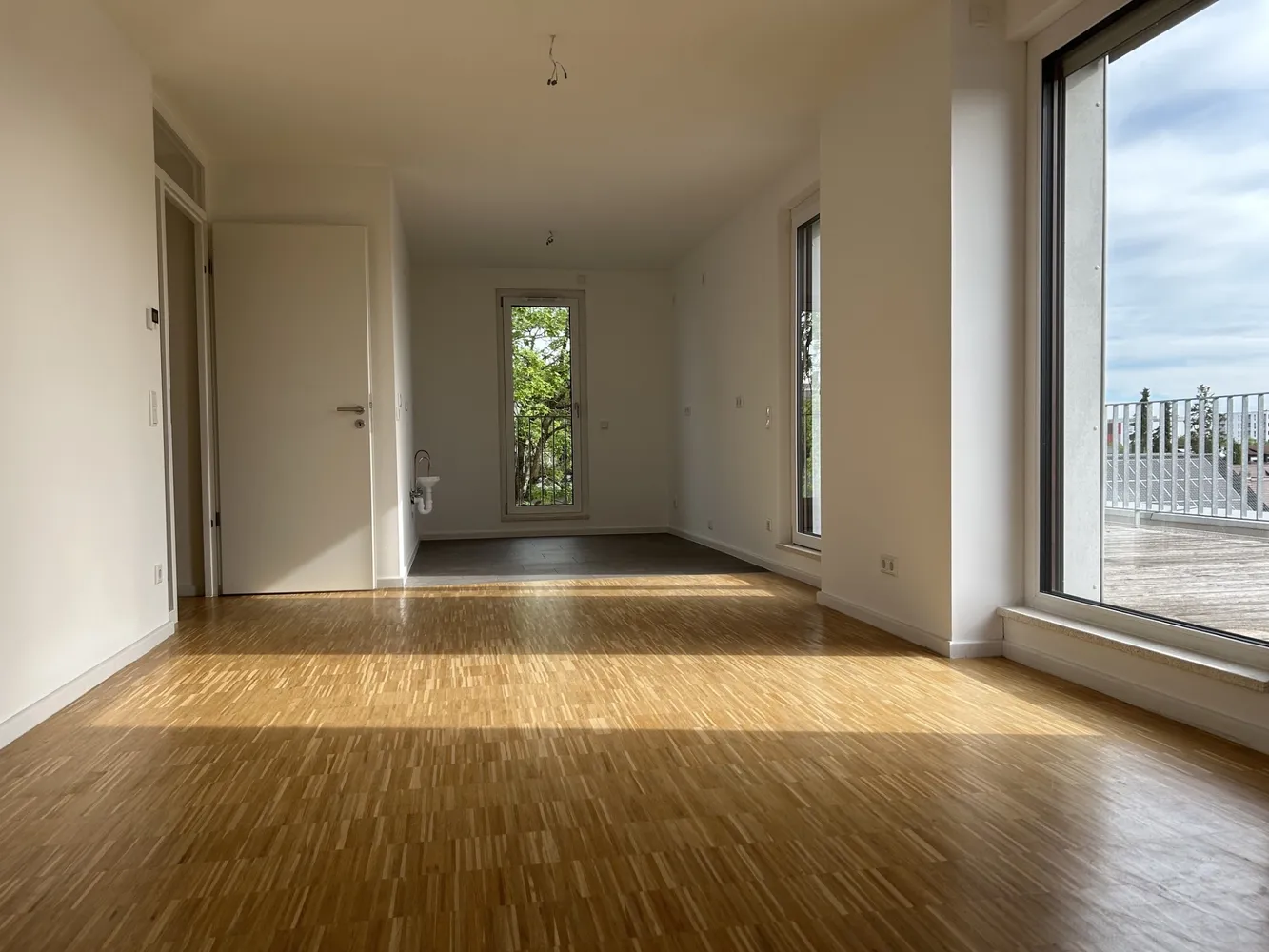 4 Zimmer Wohnung mit 99 m² in München – Bild 3